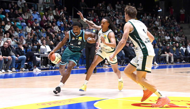 October 18, 2026, xokbx, BBL Basketball Cup, Frankfurt Skyliners vs. VET Concept Gladiators Trier, featuring William Christmas of the Fraport Skyliners Frankfurt and Austin Crowley of the Gladiators Trier, head-to-head matchup, Frankfurt am Main