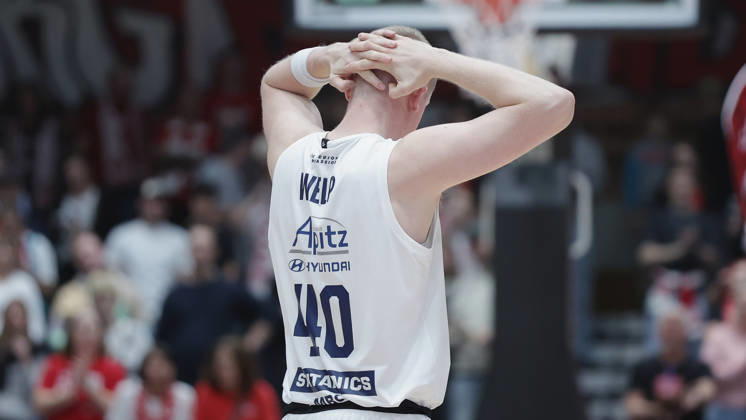 Pictured: Disappointment on the face of Collin Welp of Syntainics MBC, 40 18 10 2026, Fitness First Würzburg Baskets vs. SYNTAINICS MBC, Netto BBL Cup, Round of 16, Germany, 97072, tectake Arena Würzburg, Copyright: HMBxMedia xJulienxBecker