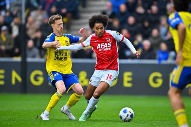 LEEUWARDEN - (lr) Mathieu Maertens of SC Cambuur, Calvin Stengs of AZ Alkmaar during the Dutch Eredivisie match between SC Cambuur and AZ Alkmaar at the Kooi Stadion on October 18, 2026 in Leeuwarden, the Netherlands. COR LASKER ANP Eredivisie 2026 27 xVIxANPxSportx xxANPxIVx 572851529 originalFilename: 572851529.jpg