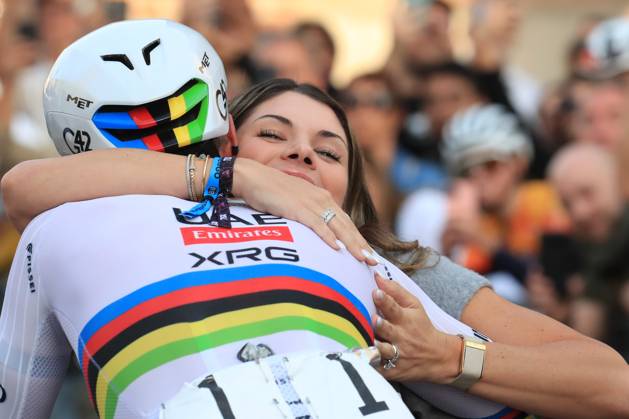 Veneto Classic - UCI Cycling race Pierre Teyssot MAXPPP ; Veneto Classic - UCI Cycling race . Bassano del Grappa, Italy on October 18, 2026. Reigning World Champion Brandon Mcnulty (USA) UAE TEAM EMIRATES XRG wins the race. Brandon Mcnulty (USA) UAE TEAM EMIRATES XRG with his wife. Pierre Teyssot Maxppp Bassano del Grappa Veneto Italy  Copyright: xMAXPPPxPierrexTeyssotx TEY29053 TEY29053_2