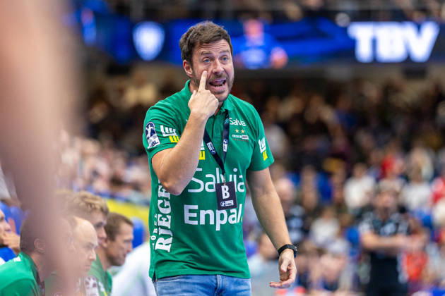 Ben Matschke, Frisch Auf Göppingen; coach reacts angrily and gestures. GER, TBV Lemgo Lippe vs. Frisch Auf Göppingen, handball, 1st Bundesliga, Matchday 9, 2026–2027 season, October 18, 2026 GER, TBV Lemgo Lippe vs. Frisch Auf Goeppingen, Handball, 1st Bundesliga, Matchday 9, 2026–2027 season, October 18, 2026 Lemgo Copyright: xEibner-Pressefoto JanxRollingerx EP_JSK