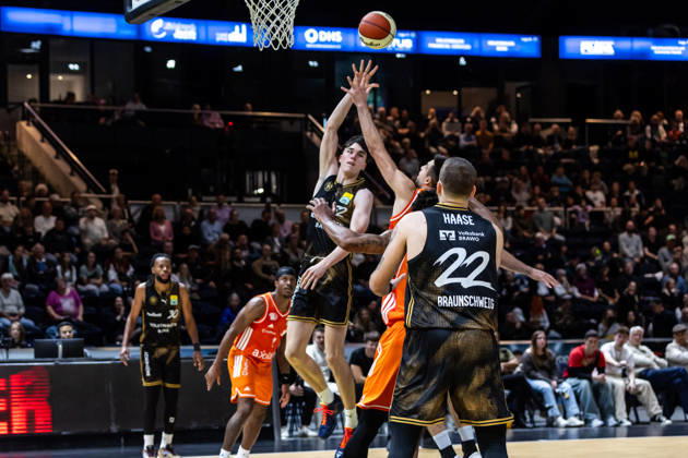October 18, 2026, GER, BBL easyCredit Basketball Bundesliga Cup, Round of 16, Braunschweig, Basketball Löwen Braunschweig vs. Niners Chemnitz, Christopher Wahren, Basketball Löwen Braunschweig, 52, Braunschweig Volkswagen Arena, Lower Saxony, Germany