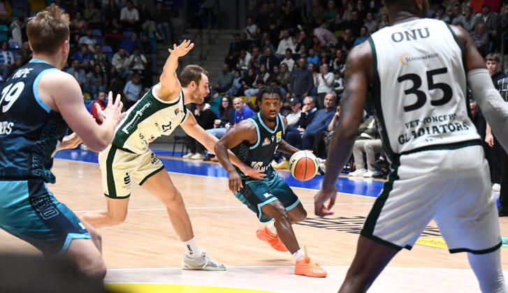 October 18, 2026, xokbx, BBL Basketball Cup, Frankfurt Skyliners vs. VET Concept Gladiators Trier, featuring Isaiah Swope of the Fraport Skyliners Frankfurt and Evans Rapieque of the Gladiators Trier, head-to-head matchup, Frankfurt am Main