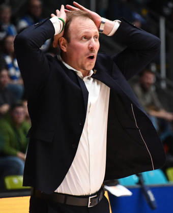 October 18, 2026, xokbx, BBL Basketball Cup, Frankfurt Skyliners vs. VET Concept Gladiators Trier, Head Coach Jacques Schneider of the Gladiators Trier, facial expressions, gestures, emotions, upset, angry, dissatisfied, shocked, Frankfurt am Main