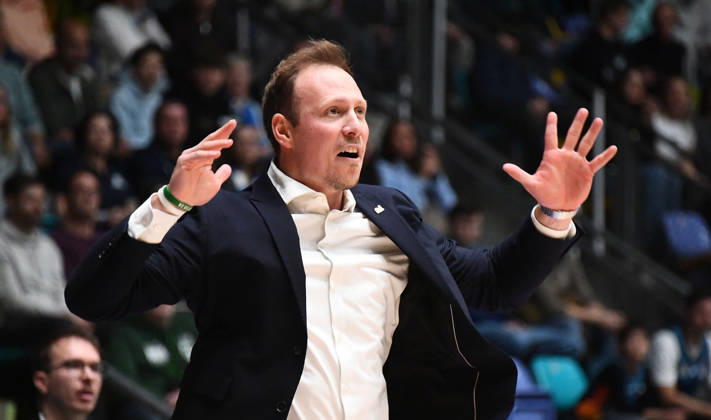 October 18, 2026, xokbx, BBL Basketball Cup, Frankfurt Skyliners vs. VET Concept Gladiators Trier; Head Coach Jacques Schneider of the Gladiators Trier; facial expressions, gestures, emotion; upset, shocked; Frankfurt am Main