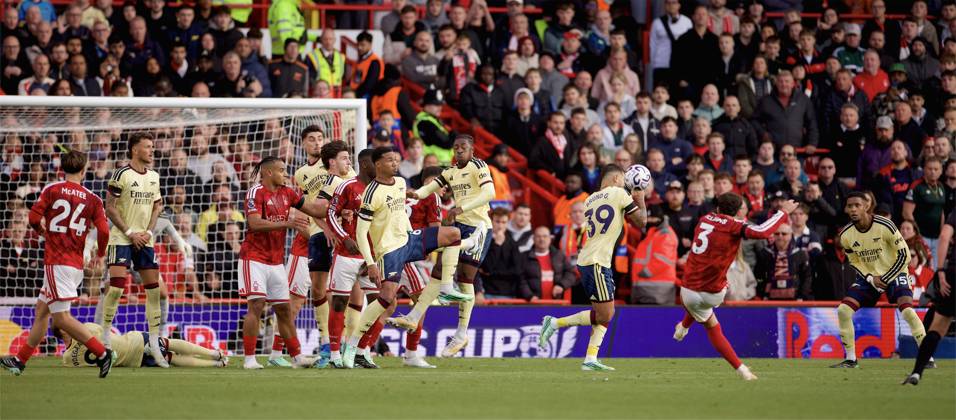 RECORD DATE NOT STATED Football - FA Premier League - Nottingham Forest FC v Arsenal FC NOTTINGHAM, ENGLAND - Sunday, October 18, 2026: Arsenal s Bruno Guimaraes is hit on the face by a free-kick from Nottingham Forest s Neco Williams during the FA Premier League match between Nottingham Forest FC and Arsenal FC at the City Ground. (Photo by David Rawcliffe Propaganda) NOTTINGHAM City Ground NOTTINGHAMSHIRE ENGLAND  Copyright: xDavidxRawcliffex 2026-10-18-Notts_Forest_Liverpool-034