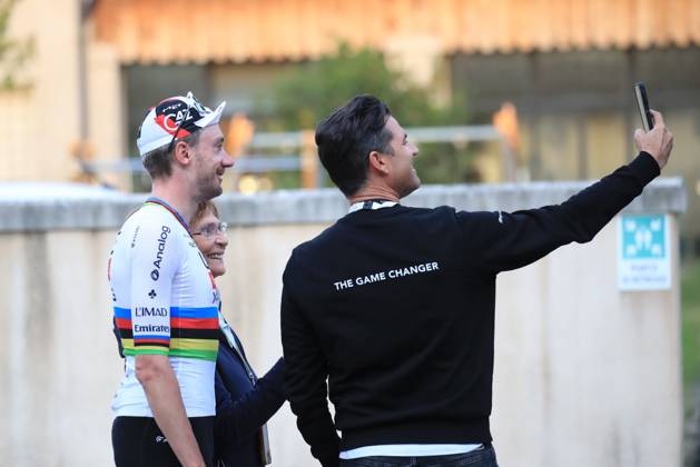 Veneto Classic - UCI Cycling race Pierre Teyssot MAXPPP ; Veneto Classic - UCI Cycling race . Bassano del Grappa, Italy on October 18, 2026. Pavel SIVAKOV (FRA) UAE Team Emirates-XRG posing for a selfie Pierre Teyssot Maxppp Bassano del Grappa Veneto Italy  Copyright: xMAXPPPxPierrexTeyssotx TEY29470 TEY29470