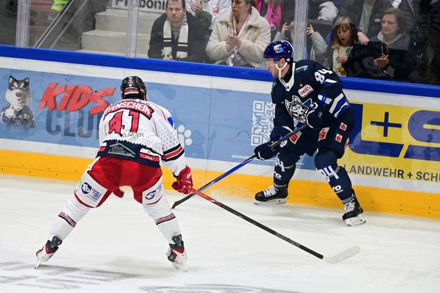October 18, 2026 xkhx Kassel, Probonio Arena Ice Hockey DEL 2 Playoffs 2026–2027 Season Kassel Huskies vs. EV Landshut Jakob Mayenschein Landshut vs. Chris Wilkie 84, Kassel Huskies