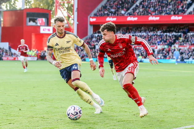 Nottingham Forest v Arsenal, Premier League Neco Williams of Nottingham Forest breaks with the ball during the Nottingham Forest v Arsenal Premier League match at the City Ground, West Bridgford, England on 18 October 2026 Credit: Richard Bierton Every Second Media Editorial use only. All images are copyright Every Second Media Limited. No images may be reproduced without prior permission. All rights reserved. Premier League and Football League images are subject to licensing agreements with Football DataCo Limited. see https: www.football-dataco.com Copyright: xIMAGO EveryxSecondxMediax ESM-2229-0024 RichardxBiertonx xEveryxSecondxMediax