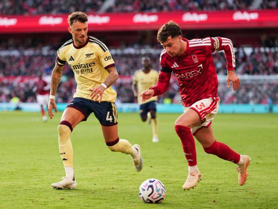 Neco Williams of Nottingham Forest under pressure from Ben White of Arsenal Nottingham Forest v Arsenal, Premier League, Football, The City Ground, Nottingham, UK - 18 Oct 2026Nottingham The City Ground United Kingdom EDITORIAL USE ONLY No use with unauthorised audio, video, data, fixture lists, club league logos or live services. Online in-match use limited to 120 images, no video emulation. No use in betting, games or single club league player publications.  Copyright: xWiredxPhotos Shutterstockx 17222726z