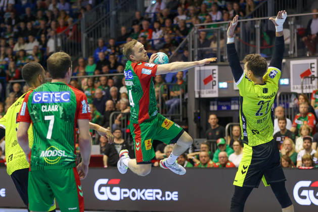 October 18, 2026, xgox, Handball Opel HBL SC Magdeburg vs. TVB Stuttgart emspor, from left: Omar Ingi Magnusson (Magdeburg), 14 shots on goal, goal scorers, scores a goal, goal, scores the goal (Magdeburg)