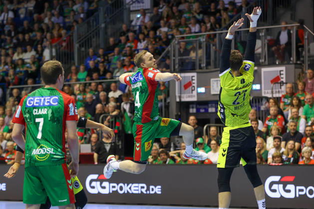 October 18, 2026, xgox, Handball Opel HBL SC Magdeburg vs. TVB Stuttgart emspor, from left: Omar Ingi Magnusson (Magdeburg), 14 shots on goal, goal scorers, scores a goal, goal, scores the goal (Magdeburg)