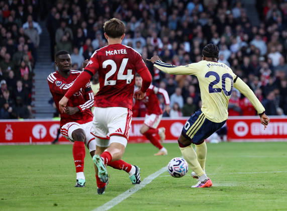 Nottingham Forest v Arsenal Premier League Noni Madueke of Arsenal shoots at goal and is blocked by Ousmane Diomande of Nottingham Forest during the Premier League match at the City Ground, Nottingham 18 10 2026 UK Newspapers OUT Copyright: xAndyxSumnerx FIL-24081-0049