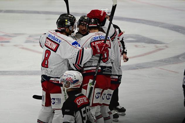 October 18, 2026 xkhx Kassel, Probonio Arena Ice Hockey DEL 2 Playoffs 2026–2027 Season Kassel Huskies vs. EV Landshut Celebration after Tobias Lindberg s goal to make it 0–1 for Landshut