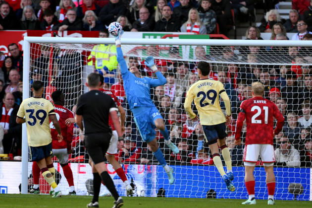 Nottingham Forest FC v Arsenal FC - Premier League 2026 27 Nottingham Forest goalkeeper Matz Sels makes a diving save during the Premier League match between Nottingham Forest and Arsenal at the City Ground in Nottingham, on October 18, 2026. Nottingham Nottinghamshire United Kingdom  Copyright: xMIxNewsx originalFilename:fletcher-nottingh261018_npefH.jpg