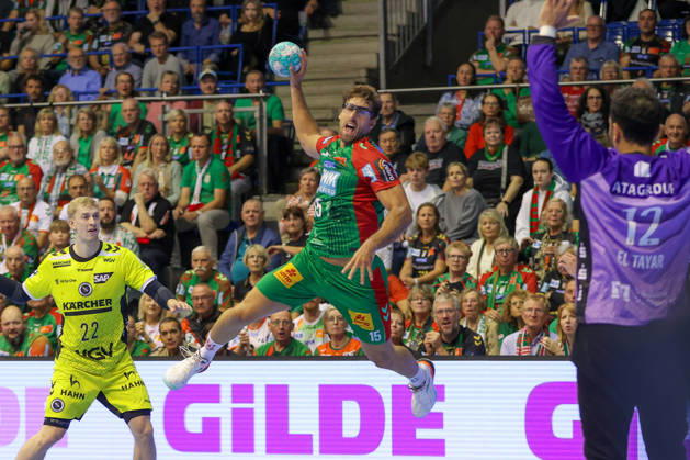 October 18, 2026, xgox, Handball Opel HBL SC Magdeburg vs. TVB Stuttgart emspor, from left: Antonio Serradilla (Magdeburg), 15 shots on goal, goal scorers, scores a goal, goal, scores the goal (Magdeburg)