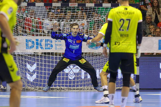October 18, 2026, xgox, Handball: Opel HBL SC Magdeburg vs. TVB Stuttgart emspor, from left: Dominik Kuzmanovic (Magdeburg), 1 (Magdeburg)