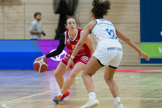 Jordan King Lions, 23, Sara Guerreiro Marburg, 13, Halfit Lions vs. BC Marburg Blue Dolphins, Women s Basketball, 1st Bundesliga, DBBL, Matchday 3 of the 2026–27 season, October 18, 2026, SWH Arena, Saxony-Anhalt, Germany