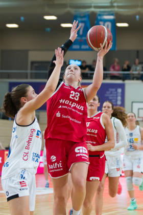 Marianna Byvatov, Marburg, 9; Jordan King, Lions, 23; Halfit, Lions vs. BC Marburg Blue Dolphins, Women s Basketball, 1st Bundesliga, DBBL, Matchday 3 of the 2026–27 season, October 18, 2026, SWH Arena, Saxony-Anhalt, Germany