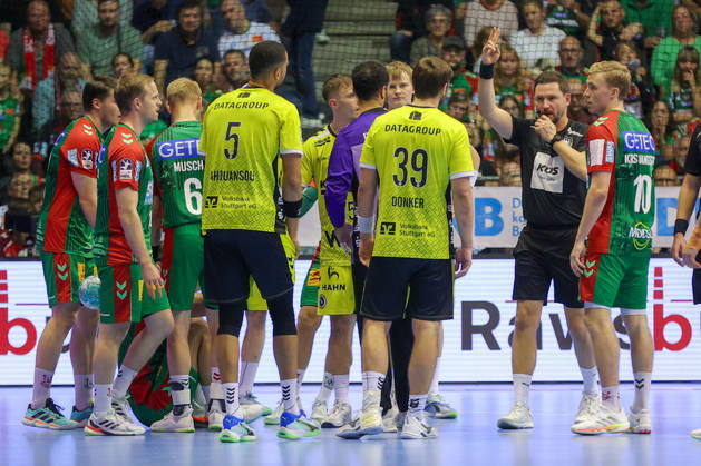 October 18, 2026, xgox, Handball: Opel HBL SC Magdeburg vs. TVB Stuttgart emspor, v l altercation and 2-minute penalty for Malte Donker (Stuttgart), 39 (Magdeburg)