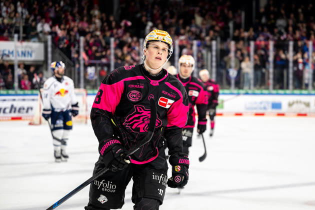 October 18, 2026 Ice Hockey Season 2026–2027 Penny DEL Nuremberg Ice Tigers Icetigers Red Bull Munich ThHa xthxhax Goal celebration, joy, cheering Noah Samanski 8, Nuremberg Ice Tigers, NIT