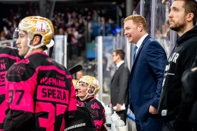 October 18, 2026 Ice Hockey Season 2026–2027 Penny DEL Nuremberg Ice Tigers Icetigers Red Bull Munich ThHa xthxhax Mitch O Keefe, Coach, Head Coach, Nuremberg Ice Tigers, NIT, in good spirits