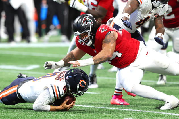 ATLANTA, GA - OCTOBER 18: LaCale London (94) of the Atlanta Falcons pounces on Caleb Williams (18) of the Chicago Bears after he fumbled the snap during the Sunday afternoon NFL, American Football Herren, USA game between the Atlanta Falcons and the Chicago Bears on October 18, 2026 at the Mercedes-Benz Stadium in Atlanta, GA. (Photo by David J. Griffin Icon Sportswire) NFL: OCT 18 Bears at Falcons EDITORIAL USE ONLY Icon9532610180182
