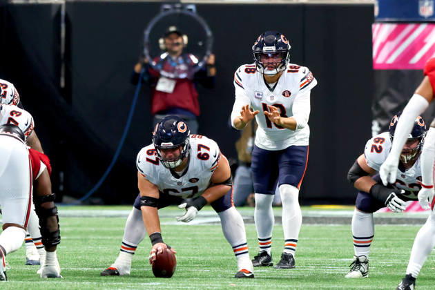 ATLANTA, GA - OCTOBER 18: Caleb Williams (18) of the Chicago Bears waits on the snap during the Sunday afternoon NFL, American Football Herren, USA game between the Atlanta Falcons and the Chicago Bears on October 18, 2026 at the Mercedes-Benz Stadium in Atlanta, GA. (Photo by David J. Griffin Icon Sportswire) NFL: OCT 18 Bears at Falcons EDITORIAL USE ONLY Icon9532610180454