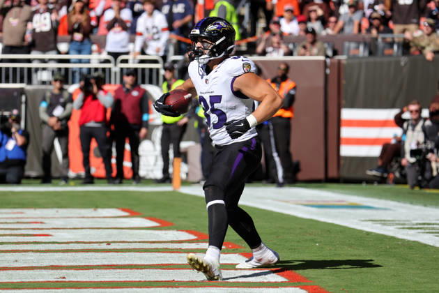 CLEVELAND, OH - OCTOBER 18: Baltimore Ravens tight end Josh Cuevas (85) in the end zone after catching a 2-yard touchdown pass during the first quarter of the National Football League game between the Baltimore Ravens and Cleveland Browns on October 18, 2026, at Huntington Bank Field in Cleveland, OH. (Photo by Frank Jansky Icon Sportswire) NFL, American Football Herren, USA OCT 18 Ravens at Browns EDITORIAL USE ONLY Icon261018006