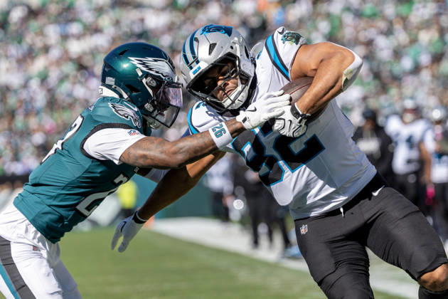 Carolina Panthers tight end Tommy Tremble (82) slips past Philadelphia Eagles running back Saquon Barkley (26) in the end zone for a touchdown in the second quarter of NFL, American Football Herren, USA action at Lincoln Financial Field in Philadelphia, Pennsylvania on Sunday, October 18, 2016.  PHI20261018001 LAURENCExKESTERSON