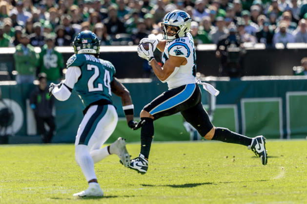 Carolina Panthers tight end Tommy Tremble (82) carries at the 39 yard line for a third down as Philadelphia Eagles safety Andrew Mukuba (24) follows in the first quarter of NFL, American Football Herren, USA action at Lincoln Financial Field in Philadelphia, Pennsylvania on Sunday, October 18, 2016.  PHI20261018006 LAURENCExKESTERSON