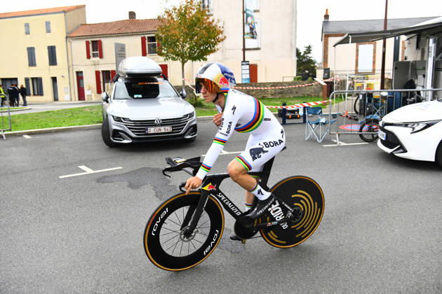October 18, 2026, Les Herbiers, Pays De La Loire, France: Red BullÃBoraÃHansgrohes Belgian rider Remco Evenepoel competes in the Chrono des Nations in Les Herbiers, France, on October 18, 2026. Chrono Des Nations  - ZUMAh284 20261018_znp_h284_023 Copyright: xRonanxHoussinx