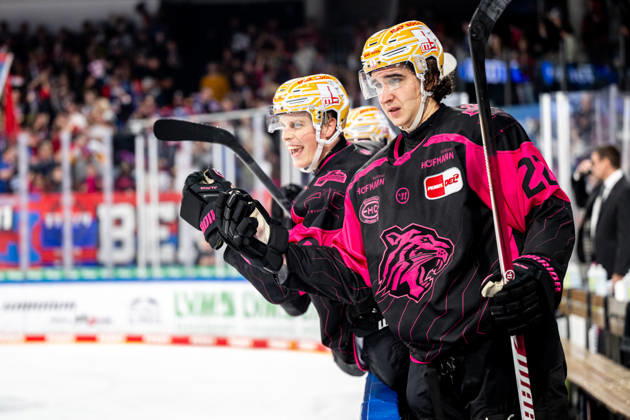 October 18, 2026 Ice Hockey Season 2026–2027 Penny DEL Nuremberg Ice Tigers Icetigers Red Bull Munich ThHa xthxhax Goal celebration, joy, cheering Timo Bakos 22, Nuremberg Ice Tigers, NIT Noah Samanski 8, Nuremberg Ice Tigers, NIT