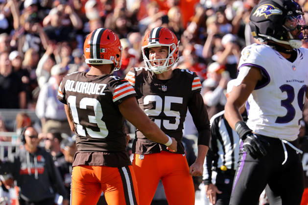 CLEVELAND, OH - OCTOBER 18: Cleveland Browns place kicker Andre Szmyt (25) celebrates with Cleveland Browns punter Corey Bojorquez (13) after kicking a 37-yard field goal on the final play of the National Football League game between the Baltimore Ravens and Cleveland Browns on October 18, 2026, at Huntington Bank Field in Cleveland, OH. (Photo by Frank Jansky Icon Sportswire) NFL, American Football Herren, USA OCT 18 Ravens at Browns EDITORIAL USE ONLY Icon261018013