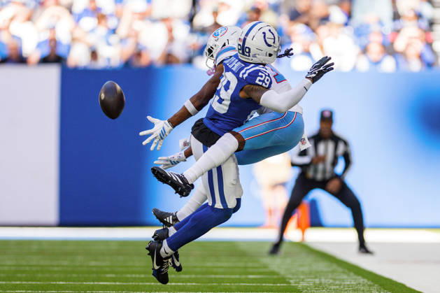Oct 18, 2026; Indianapolis, IN, USA; Indianapolis Colts cornerback Kenneth Harris (29) interferes with Tennessee Titans wide receiver Carnell Tate (14) during NFL, American Football Herren, USA game action at Lucas Oil Stadium. Mandatory Credit: -Cal Media NFL 2026: Titans Vs Colts OCT 18  - ZUMAc04_ 20261018_zma_c04_026 Copyright: xJohnxMersitsx