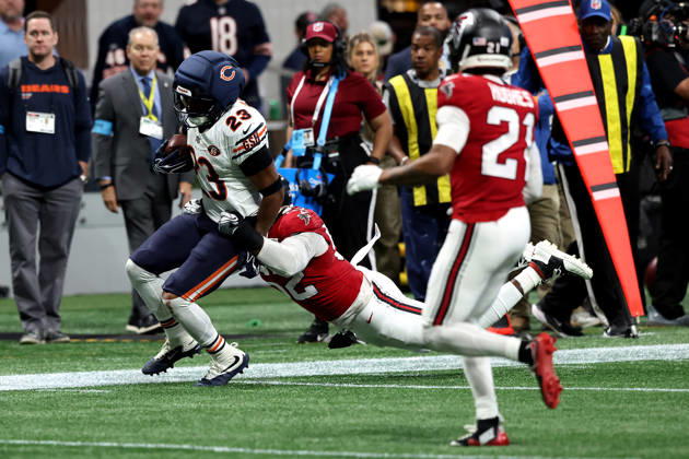 ATLANTA, GA - OCTOBER 18: Samson Ebukam (52) of the Atlanta Falcons tackles Roschon Johnson (23) of the Chicago Bears during the Sunday afternoon NFL, American Football Herren, USA game between the Atlanta Falcons and the Chicago Bears on October 18, 2026 at the Mercedes-Benz Stadium in Atlanta, GA. (Photo by David J. Griffin Icon Sportswire) NFL: OCT 18 Bears at Falcons EDITORIAL USE ONLY Icon9532610180906