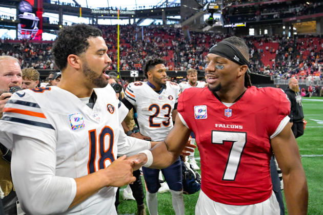 ATLANTA, GA - OCTOBER 18: Chicago quarterback Caleb Williams (18) talks with Atlanta running back Bijan Robinson (7) following the conclusion of the NFL, American Football Herren, USA game between the Chicago Bears and the Atlanta Falcons on October 18th, 2026 at Mercedes-Benz Stadium in Atlanta, GA. (Photo by Rich von Biberstein Icon Sportswire) NFL: OCT 18 Bears at Falcons EDITORIAL USE ONLY Icon261018018