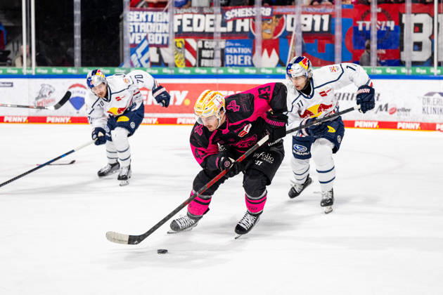 Greg Meireles, 43, Nuremberg Ice Tigers, NIT, Nuremberg Ice Tigers vs. Red Bull Munich, Ice Hockey, Penny DEL, Matchday 10, October 18, 2026, Nuremberg Ice Tigers vs. Red Bull Munich, Ice Hockey, Penny DEL, Matchday 10, October 18, 2026 Copyright: xEibner-Pressefoto ThomasxHahnx EP_NIT