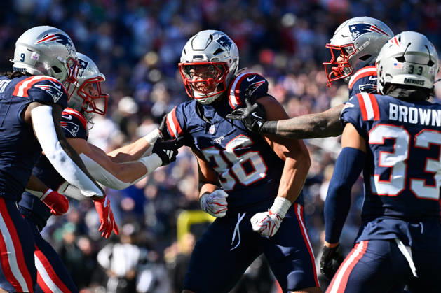 Oct 18, 2026; Foxborough, MA, USA; New England Patriots tight end Cameron Latu (36) reacts to his special teams play against the New York Jets during the first half at Gillette Stadium. Mandatory Credit: -Cal Media NFL, American Football Herren, USA 2026: Jets Vs Patriots OCT 18  - ZUMAc04_ 20261018_zma_c04_044 Copyright: xEricxCanhax