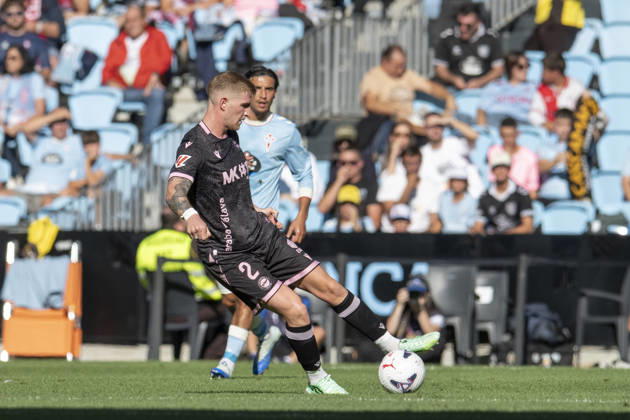 La Liga: EA Sports RC Celta vs. Deportivo Alavés. Nicolás Valentini of Alavés during Matchday 9: RC Celta vs. Deportivo Alavés on October 18, 2026, at Abanca Balaidos Stadium, Vigo, Spain Copyright: xLuisxLorenzox xAgenciaxLOFx