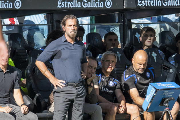 La Liga: EA Sports RC Celta vs. Deportivo Alavés. Quique Sánchez Flores of Alavés during Matchday 9: RC Celta vs. Deportivo Alavés on October 18, 2026, at Abanca Balaidos Stadium, Vigo, Spain Copyright: xLuisxLorenzox xAgenciaxLOFx
