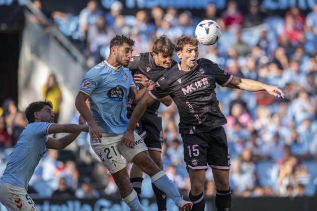 La Liga: EA Sports RC Celta vs. Deportivo Alavés. Mihailo Ristic of Celta and Lucas Boye of Alavés during Matchday 9: RC Celta vs. Deportivo Alavés on October 18, 2026, at Abanca Balaidos Stadium, Vigo, Spain Copyright: xLuisxLorenzox xAgenciaxLOFx