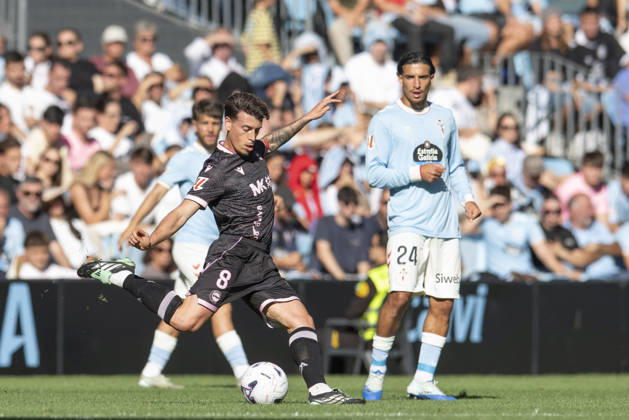 La Liga: EA Sports RC Celta vs. Deportivo Alavés. Antonio Blanco of Alavés during Matchday 9: RC Celta vs. Deportivo Alavés on October 18, 2026, at Abanca Balaidos Stadium, Vigo, Spain Copyright: xLuisxLorenzox xAgenciaxLOFx