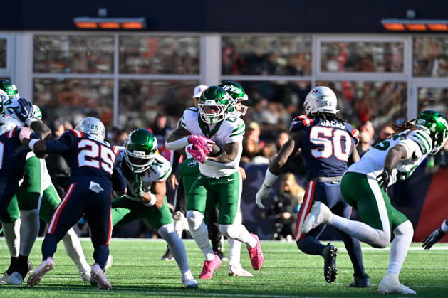 Oct 18, 2026; Foxborough, MA, USA; New York Jets running back Braelon Allen (0) runs the ball against the New England Patriots during the second half at Gillette Stadium. Mandatory Credit: -Cal Media NFL, American Football Herren, USA 2026: Jets Vs Patriots OCT 18  - ZUMAc04_ 20261018_zma_c04_069 Copyright: xEricxCanhax