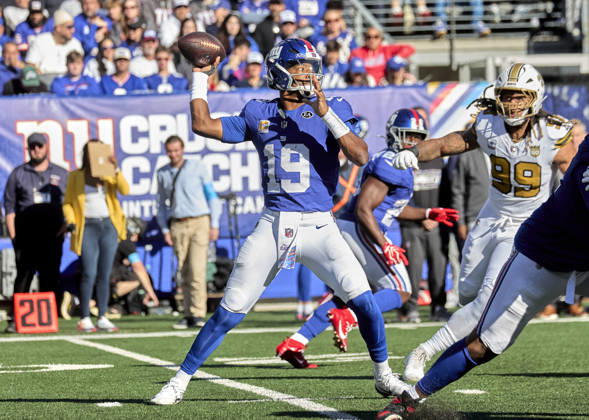 New York Giants quarterback Jameis Winston (19) looks to pass against the New Orleans Saints during a NFL, American Football Herren, USA game at MetLife Stadium in East Rutherford, New Jersey. CSM East Rutherford United States - ZUMAc04_ 20261018_zma_c04_148 Copyright: xDuncanxWilliamsx