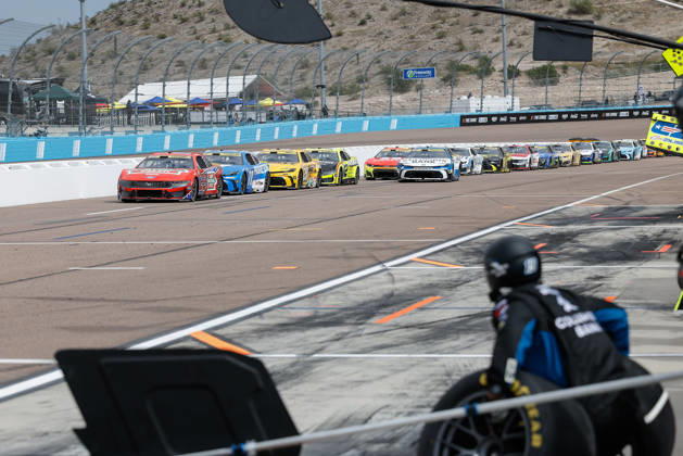 Motorsport, NASCAR, the Freeway Insurance 500 in Avondale