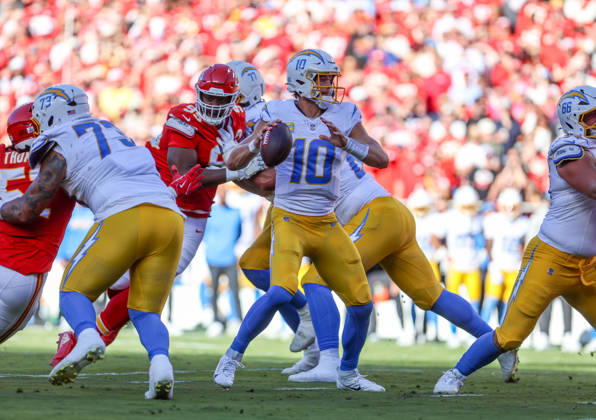 Oct 18, 2026: Los Angeles Chargers quarterback Justin Herbert (10) looks to pass against the Kansas City Chiefs in Kansas City, MO, USA; at Arrowhead Stadium. Mandatory Credit: -Cal Media Kansas City USA - ZUMAc04_ 20261018_zma_c04_237 Copyright: xRomanxPunox