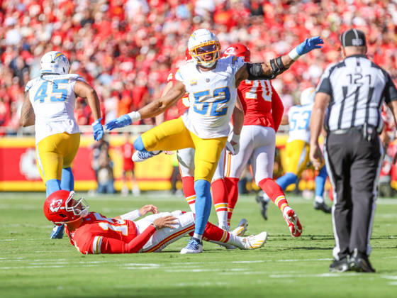 Oct 18, 2026: Los Angeles Chargers outside linebacker Khalil Mack (52) leaps over Kansas City Chiefs quarterback Patrick Mahomes (15) in Kansas City, MO, USA; at Arrowhead Stadium. Mandatory Credit: -Cal Media Kansas City USA - ZUMAc04_ 20261018_zma_c04_230 Copyright: xRomanxPunox