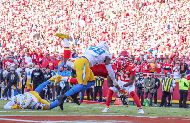 Oct 18, 2026: Kansas City Chiefs running back Kenneth Walker (9) scores a touchdown against the Los Angeles Chargers in Kansas City, MO, USA; at Arrowhead Stadium. Mandatory Credit: -Cal Media Kansas City USA - ZUMAc04_ 20261018_zma_c04_249 Copyright: xRomanxPunox