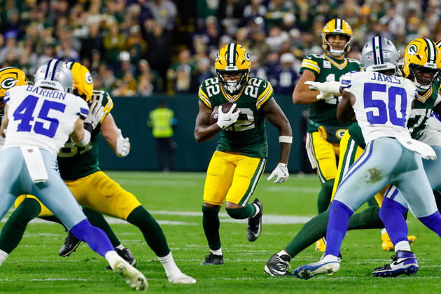 Oct 18, 2026; Green Bay, WI, USA; Green Bay Packers running back Pierre Strong Jr. (22) running the ball during the NFL, American Football Herren, USA game against the Dallas Cowboys at Lambeau Field. Mandatory Credit: -Cal Media. NFL 2026: Cowboys Vs Packers OCT 18  - ZUMAc04_ 20261018_zma_c04_453 Copyright: xDarrenxLeex